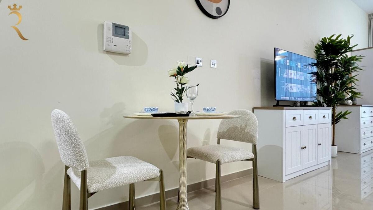 Apartment Tranquil In Al Reem Perfect For 2 *